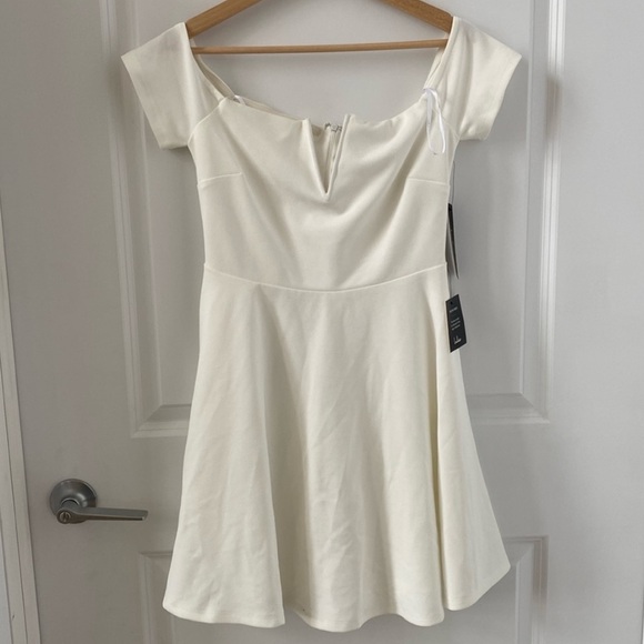 🤍NWT Lulus Dress🤍 - Picture 1 of 5